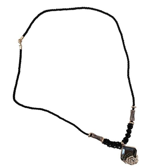 Fashionable High End Quality Boutique Crystal Necklace Jewelry - Picture 2 of 5